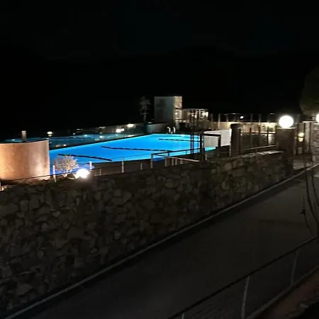 Nido Dei Gabbiani 아파트 *